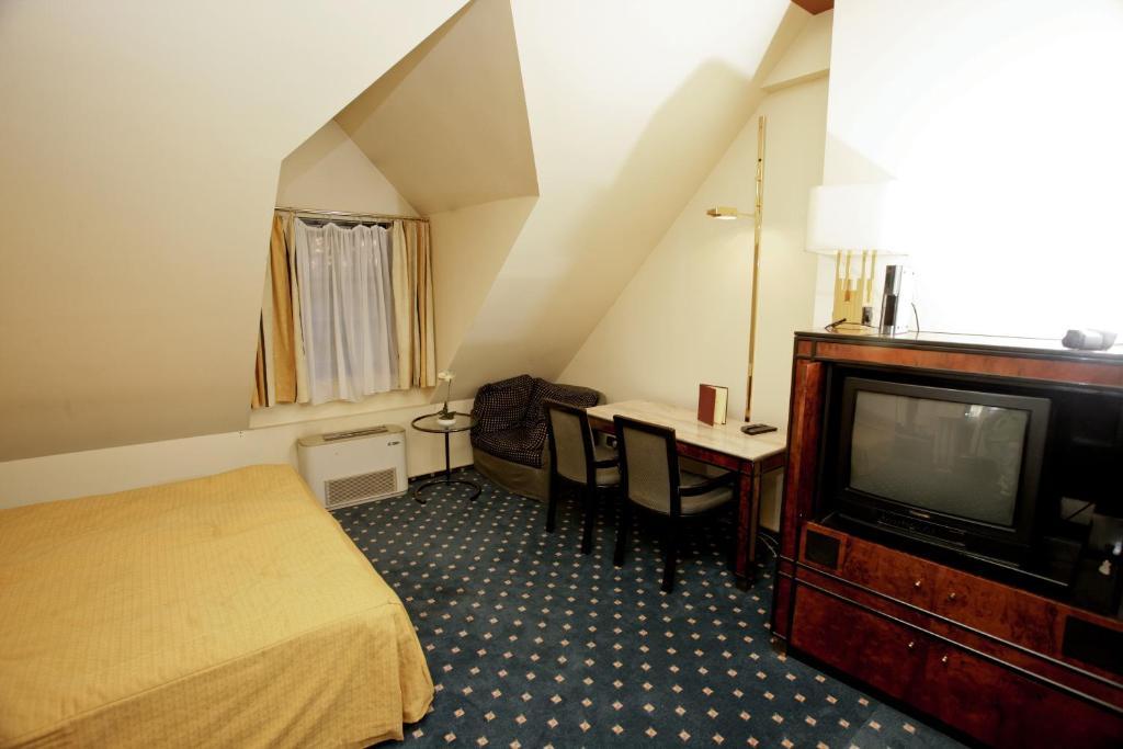 Hotel Podzamcze Tarnów Eksteriør billede