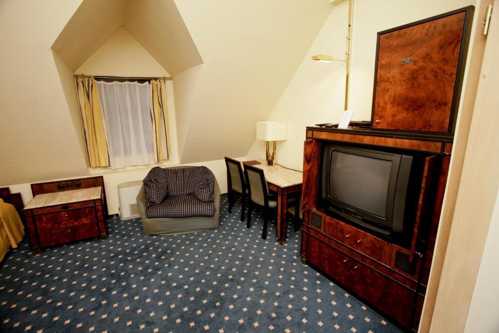 Hotel Podzamcze Tarnów Eksteriør billede