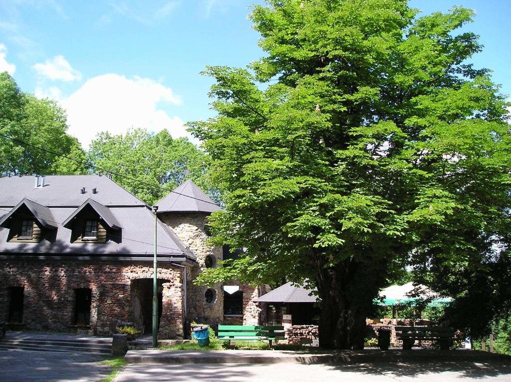 Hotel Podzamcze Tarnów Eksteriør billede