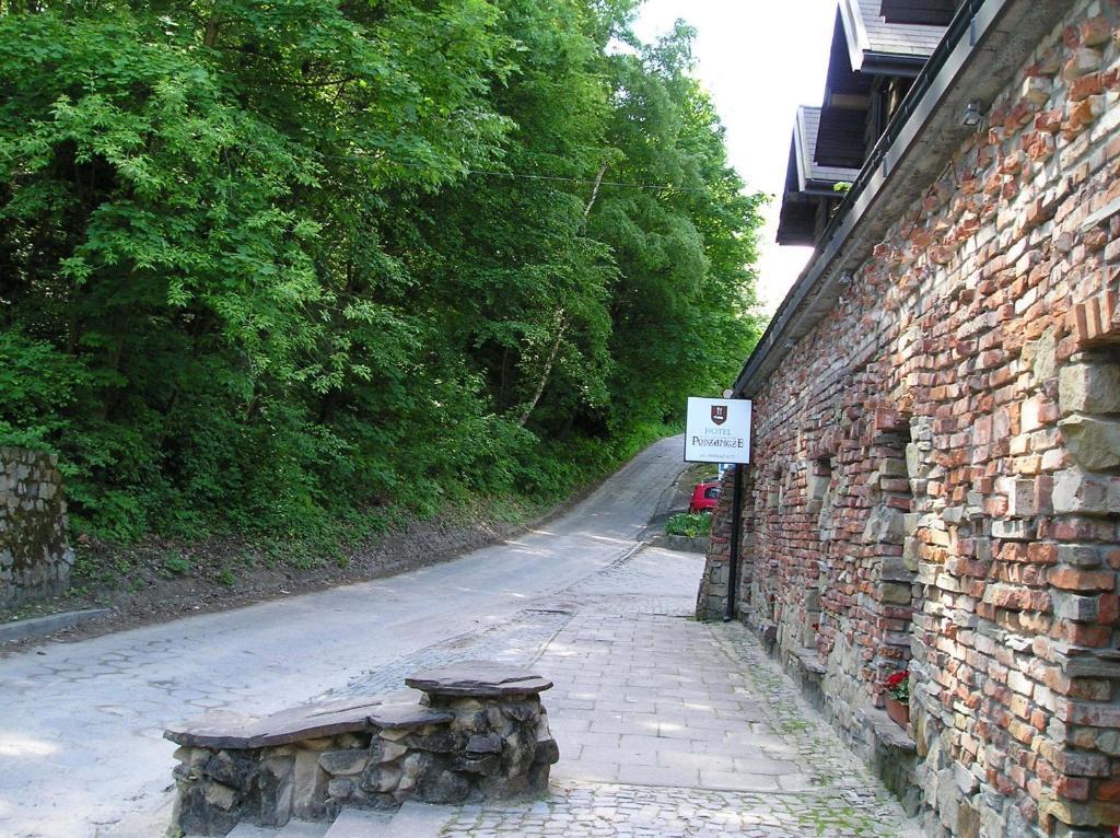 Hotel Podzamcze Tarnów Eksteriør billede