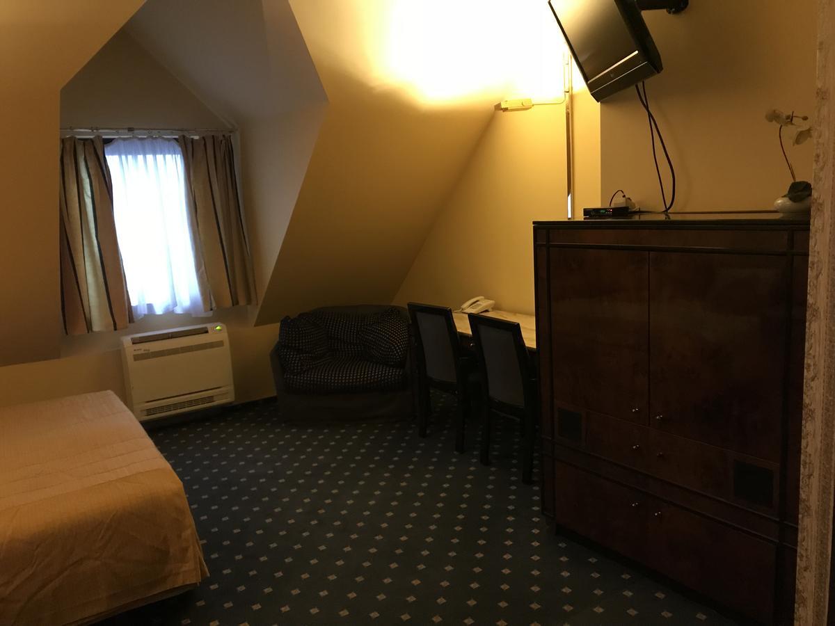 Hotel Podzamcze Tarnów Eksteriør billede