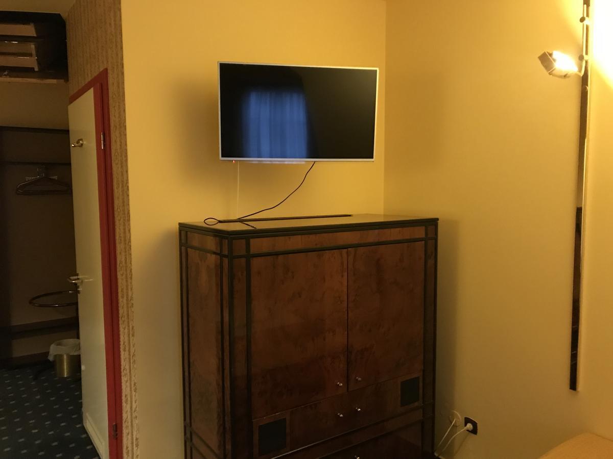 Hotel Podzamcze Tarnów Eksteriør billede