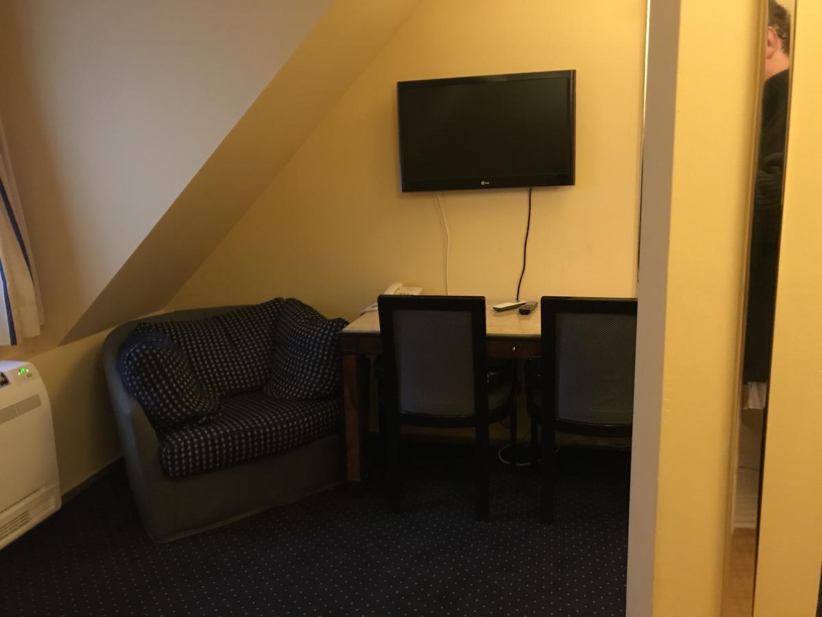 Hotel Podzamcze Tarnów Eksteriør billede