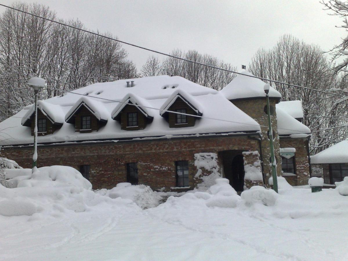 Hotel Podzamcze Tarnów Eksteriør billede